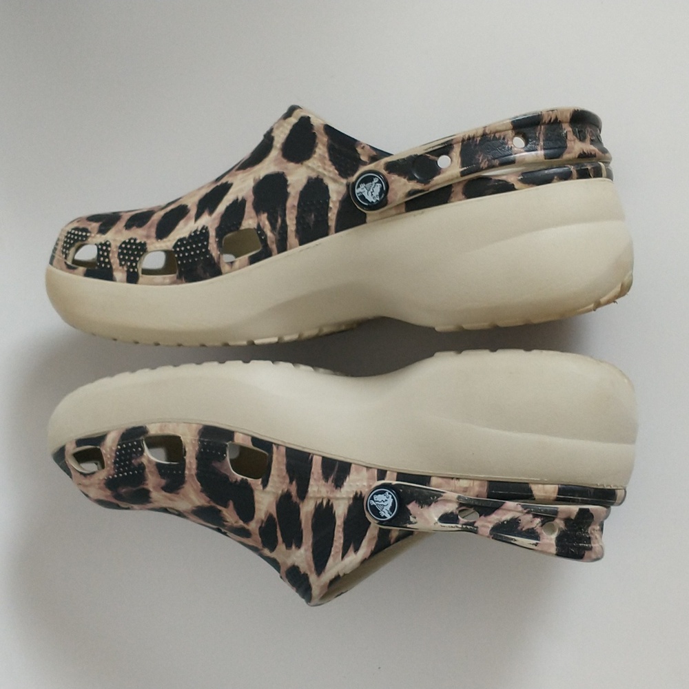 CROCS Platform Animal Print Comfort Clogs - Picture 7 of 12